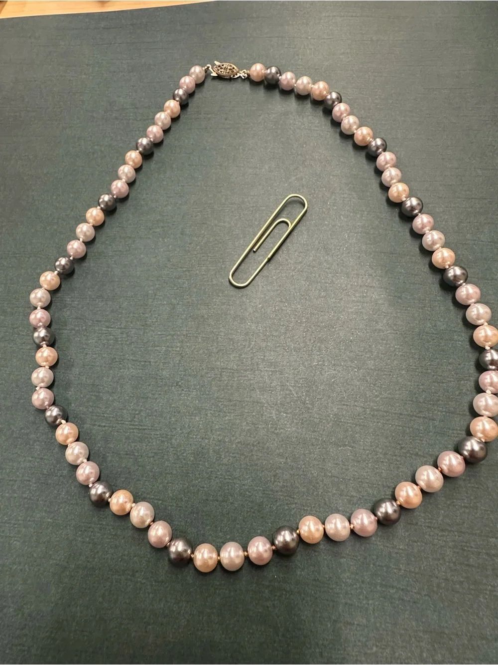 VTG White Gray Pink Faux Knotted Pearl Necklace B12